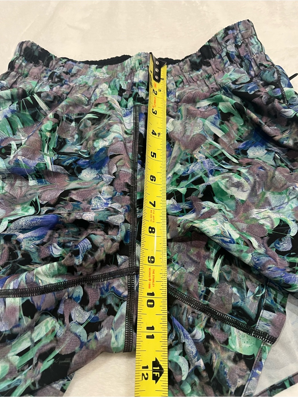 Lululemon Track That High-Rise Lined Shorts - Size 6 - Picture 3 of 6